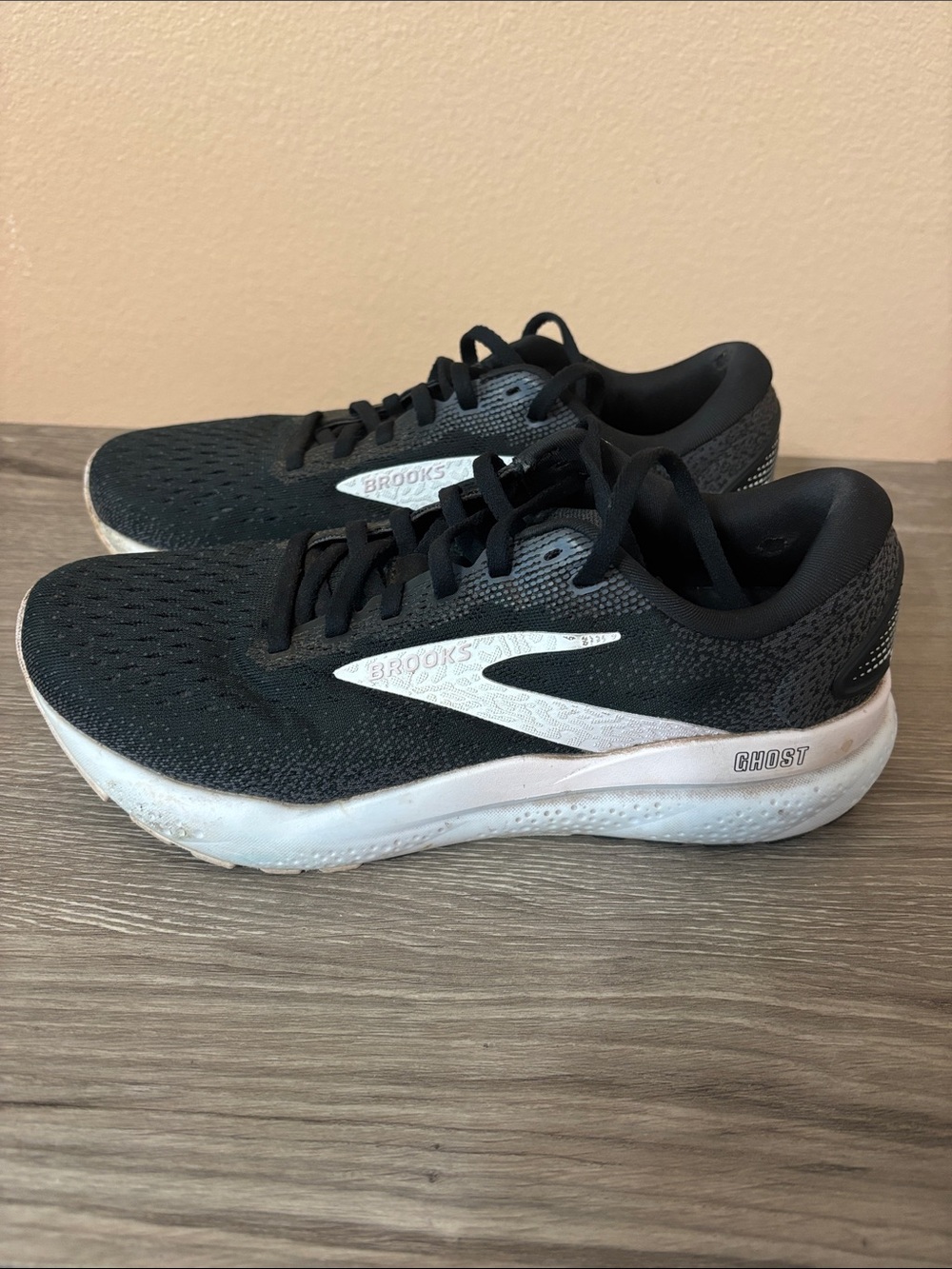 Brooks Ghost 16 Running Shoes — Black & White with a touch of pink